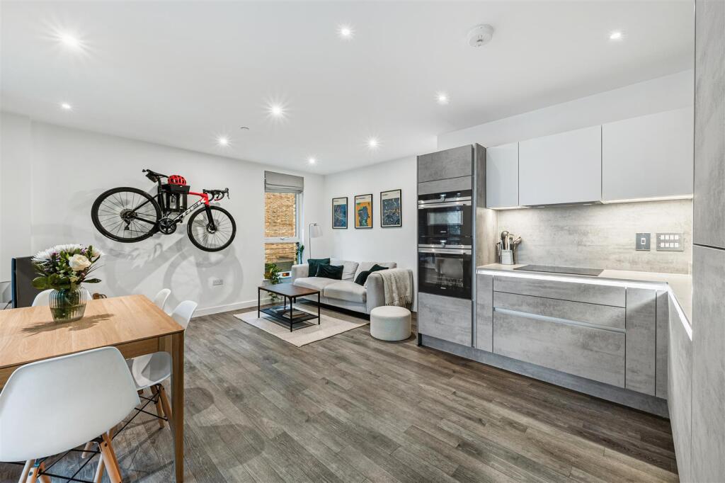 Main image of property: Osborne Road, London