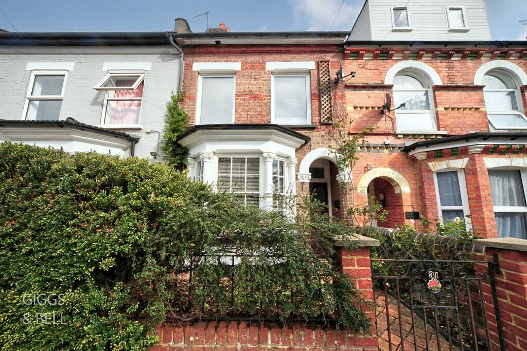 Main image of property: Stockwood Crescent, Luton, Bedfordshire, LU1