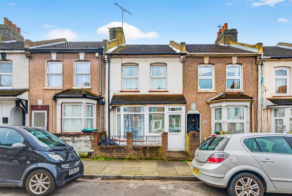 3-bed terraced on Salisbury Road, Gravesend, Kent, DA11, £275,000