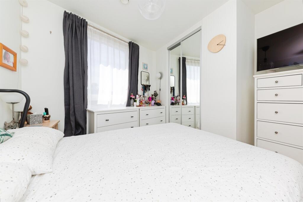Apartment in East Hertfordshire, Hertford - More