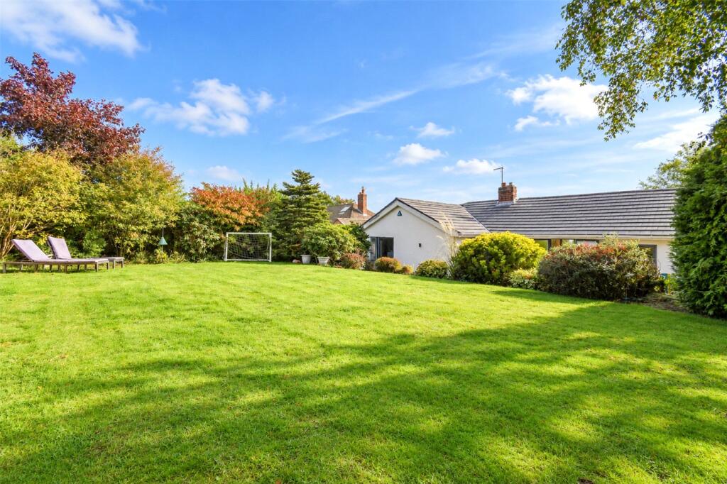 Delavor Road, Heswall, Wirral photo 4