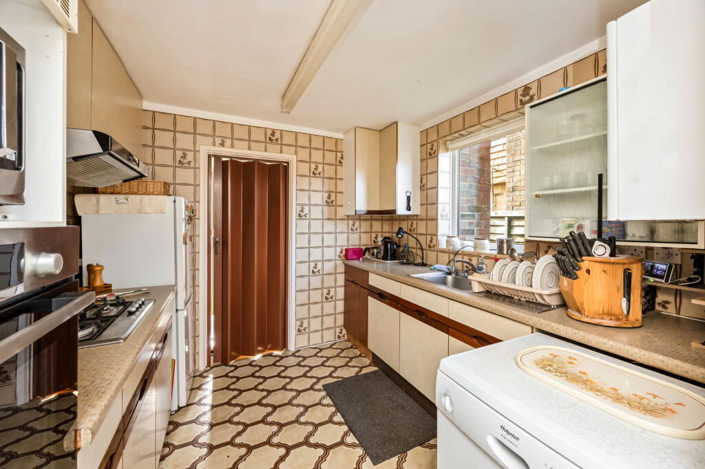 Wilmington Close, Hassocks, BN6 8QB photo 5