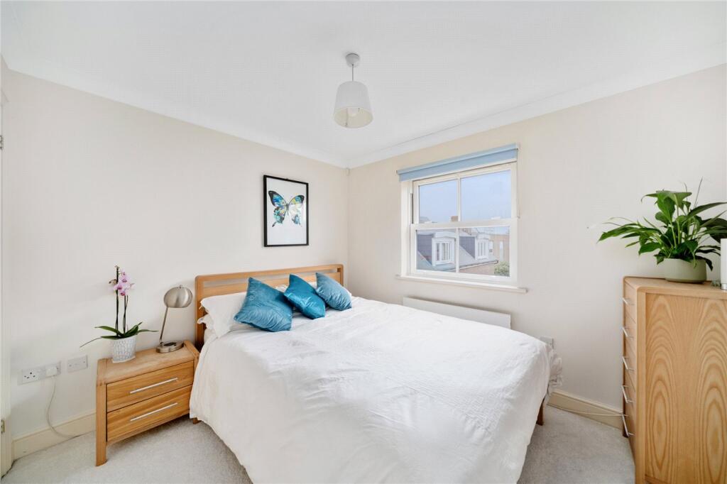 Apartment in London - More