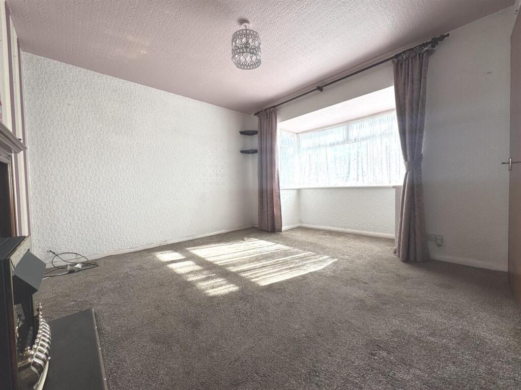 House in Staffordshire Moorlands, Leek - View 4
