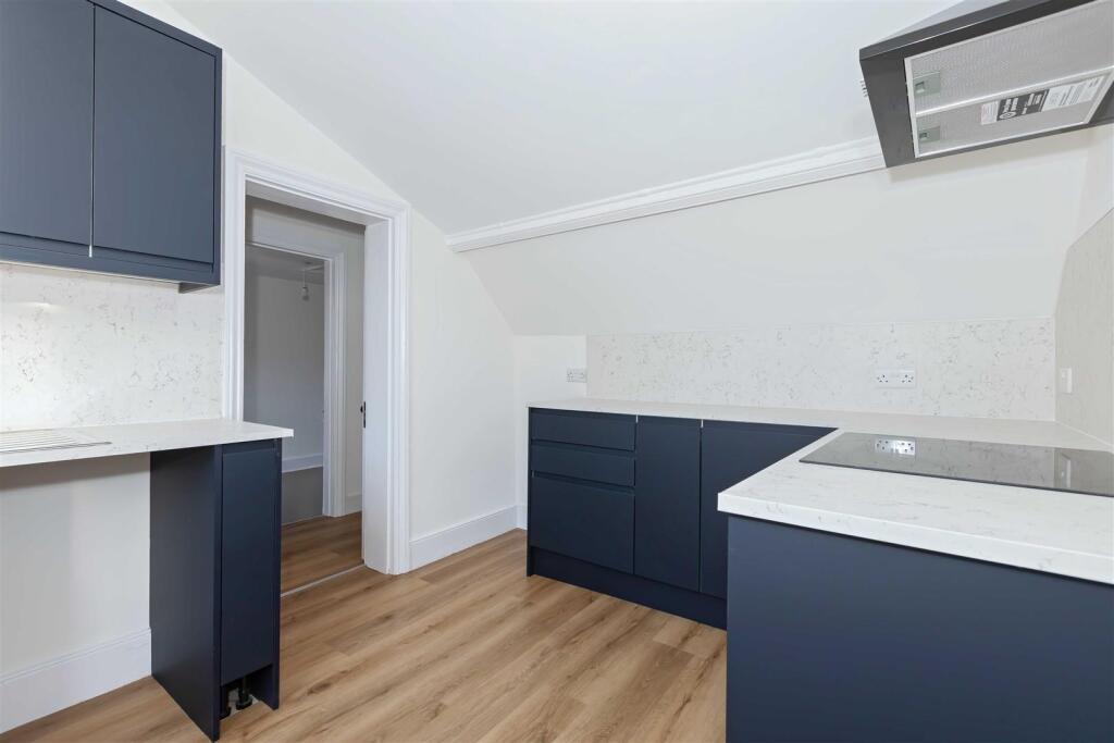 Apartment in Worthing, West Sussex - View 3