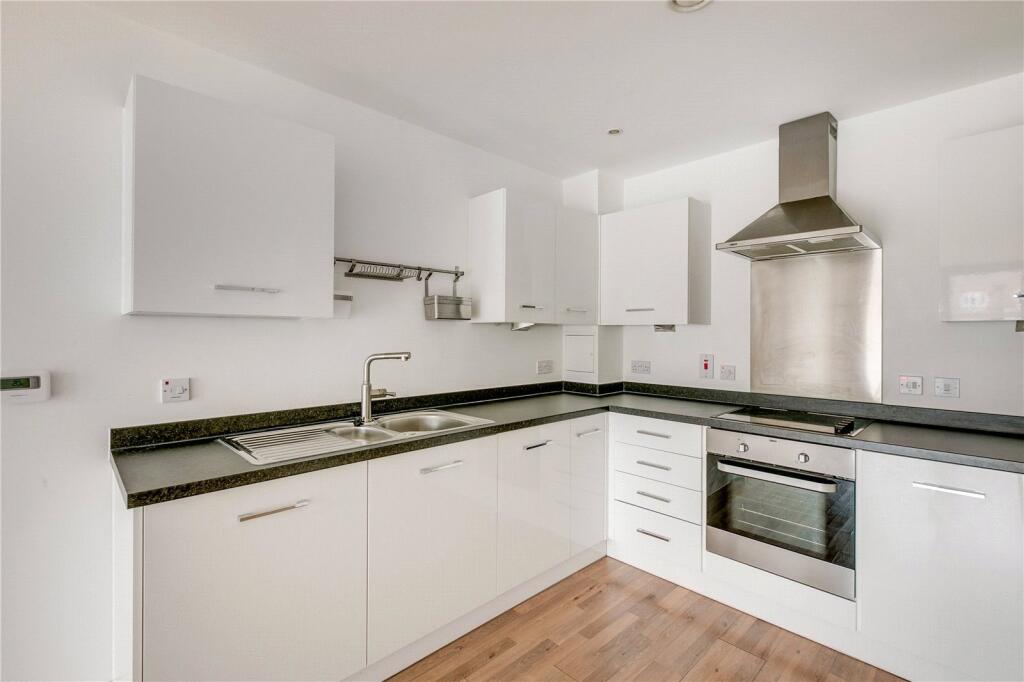 Apartment in London - View 3