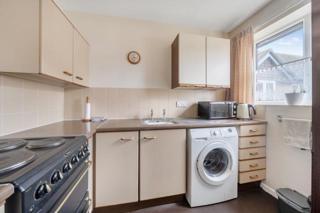 Ferndale Court, Thatcham - View 4