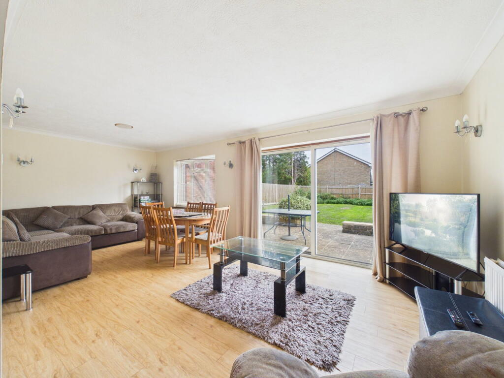 House in Horsham, West Sussex - View 3