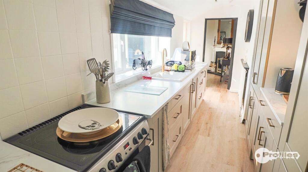 House in Hinckley and Bosworth, Tilton, Burbage - More