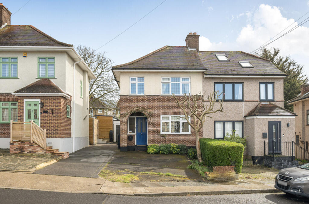 Main image of property: Ravenswood Close, Collier Row, RM5