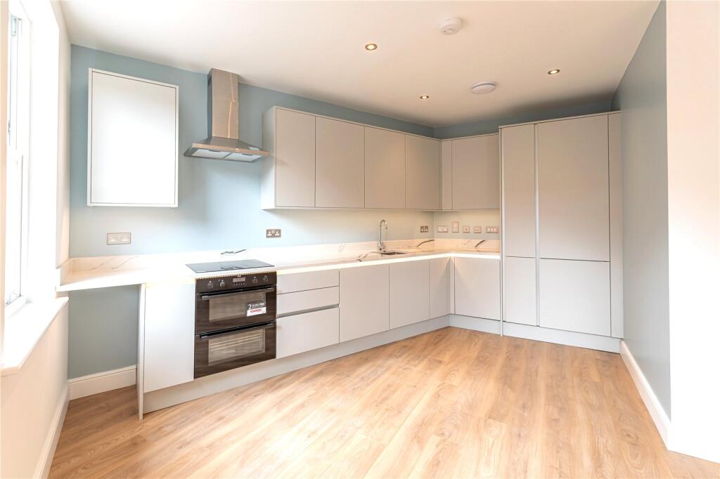 Apartment in Newbury, West Fields, Speenhamland - View 2
