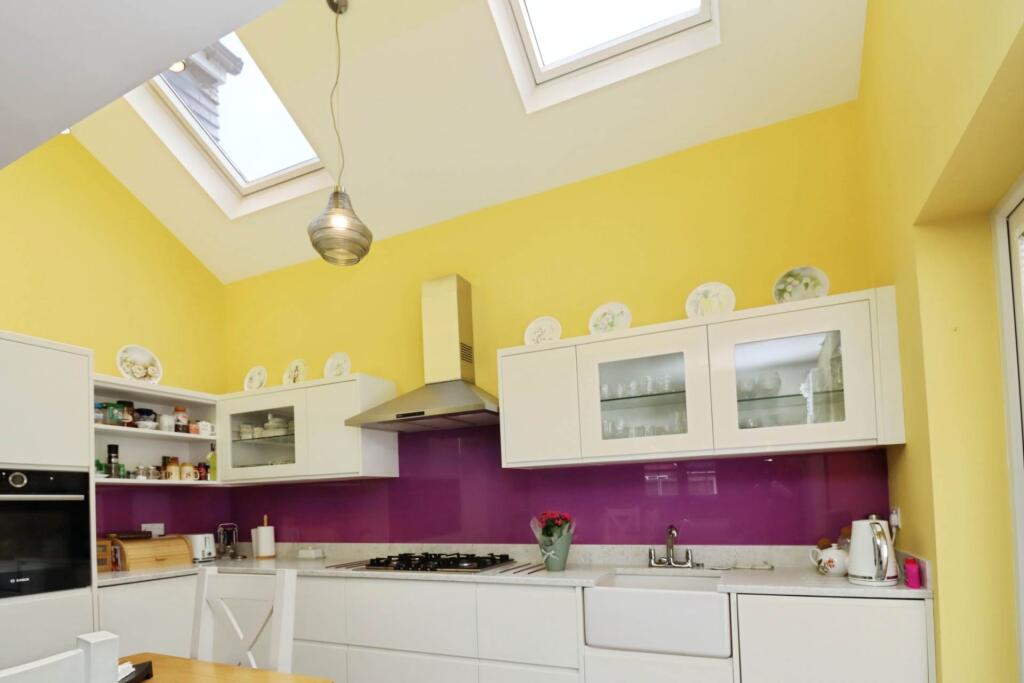 Meadowside Road, Bromborough photo 4