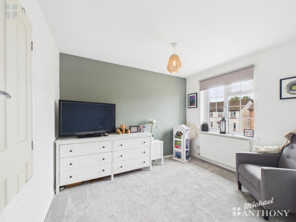 House in Hemel Hempstead - More