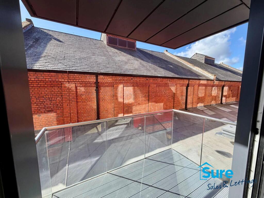 Apartment in Gloucester - View 4