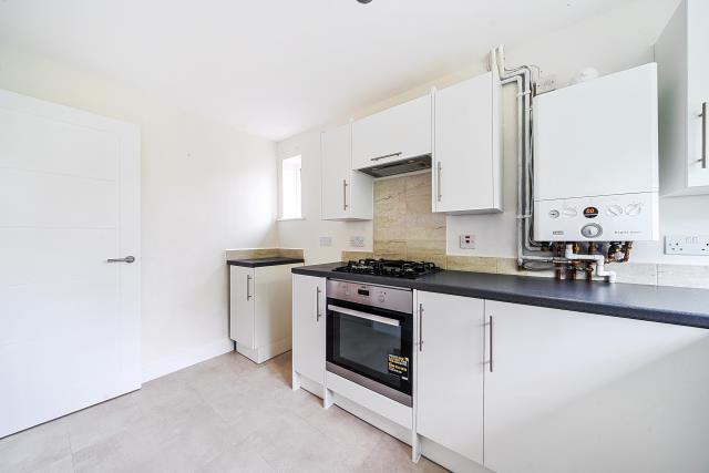 Apartment in Newbury, West Berkshire - View 4