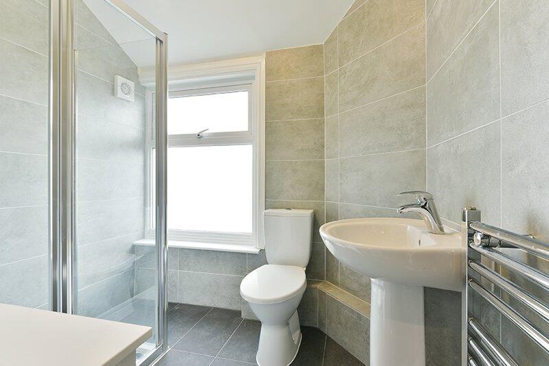 Ravenslea Road, 
Wandsworth Common, SW12 - More