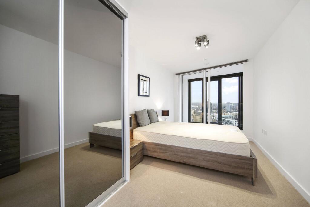 Apartment in London, Stratford - View 5