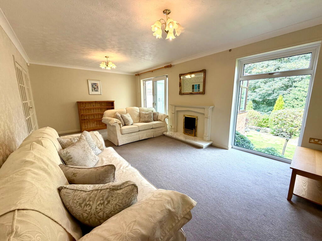House in Sheffield, Garden Village, Penistone - View 5