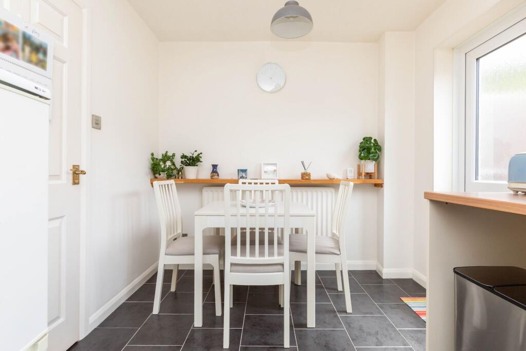 House in Horsham, Roffey, North Horsham - View 5