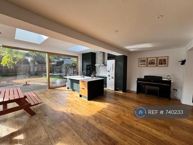 Main image of property: Spindrift Avenue, London, E14