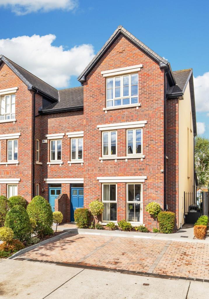 Main image of property: 11 Bracken Park Close, Castleknock, Dublin 15, D15 NA4A