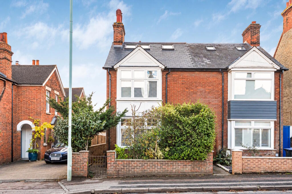 Main image of property: Fishponds Road, Hitchin, SG5