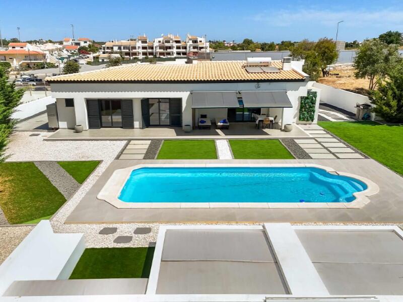 Main image of property: Algarve, Armação de Pera