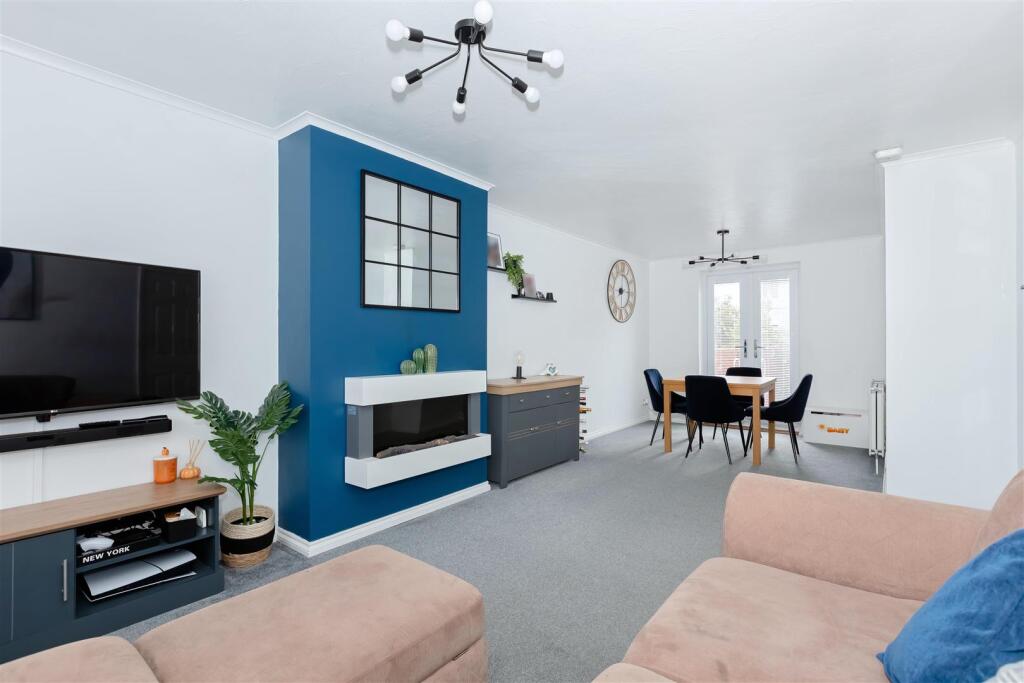 House in Worthing, West Sussex - View 2