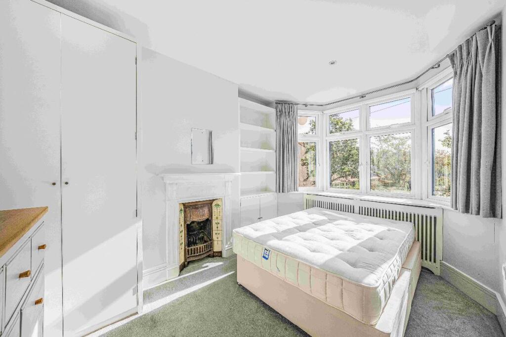House in London - View 5