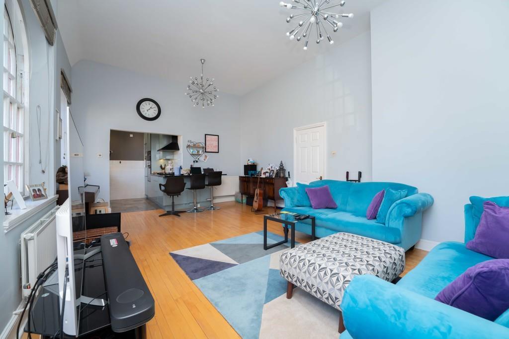 Apartment in Southall - View 3