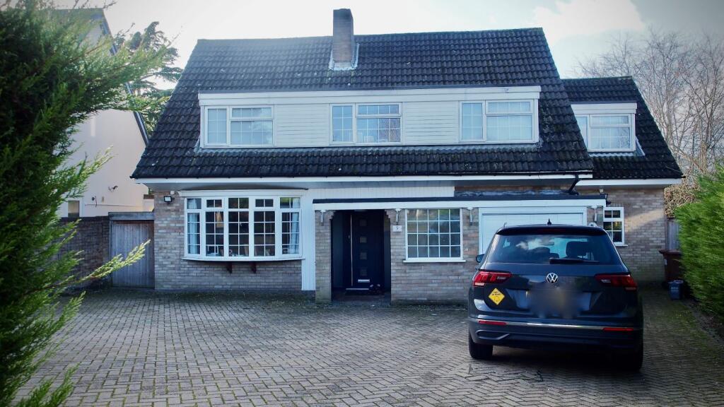 Main image of property: 9 Fernhills, Hunton Bridge, Kings Langley, Hertfordshire, WD4 8PT