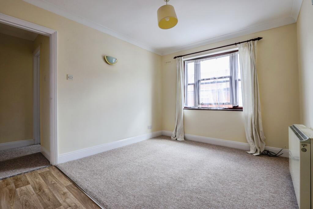 Apartment in Rochester, Kent - View 2