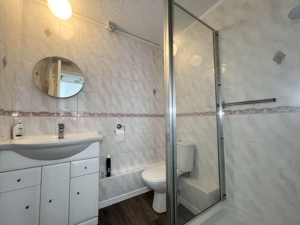 Apartment in Preston - View 5