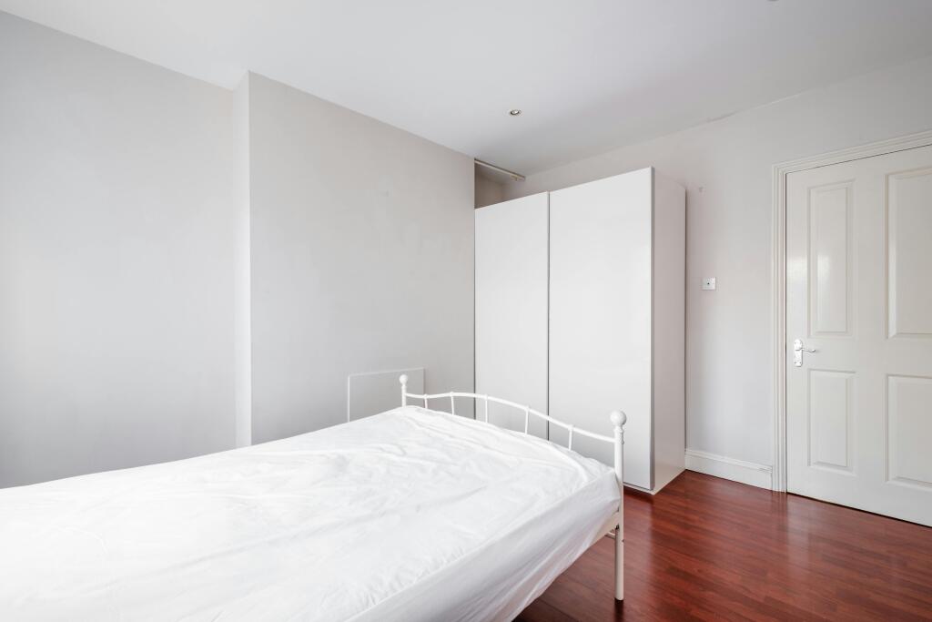 Brick Lane 136 F1 - 3.jpg