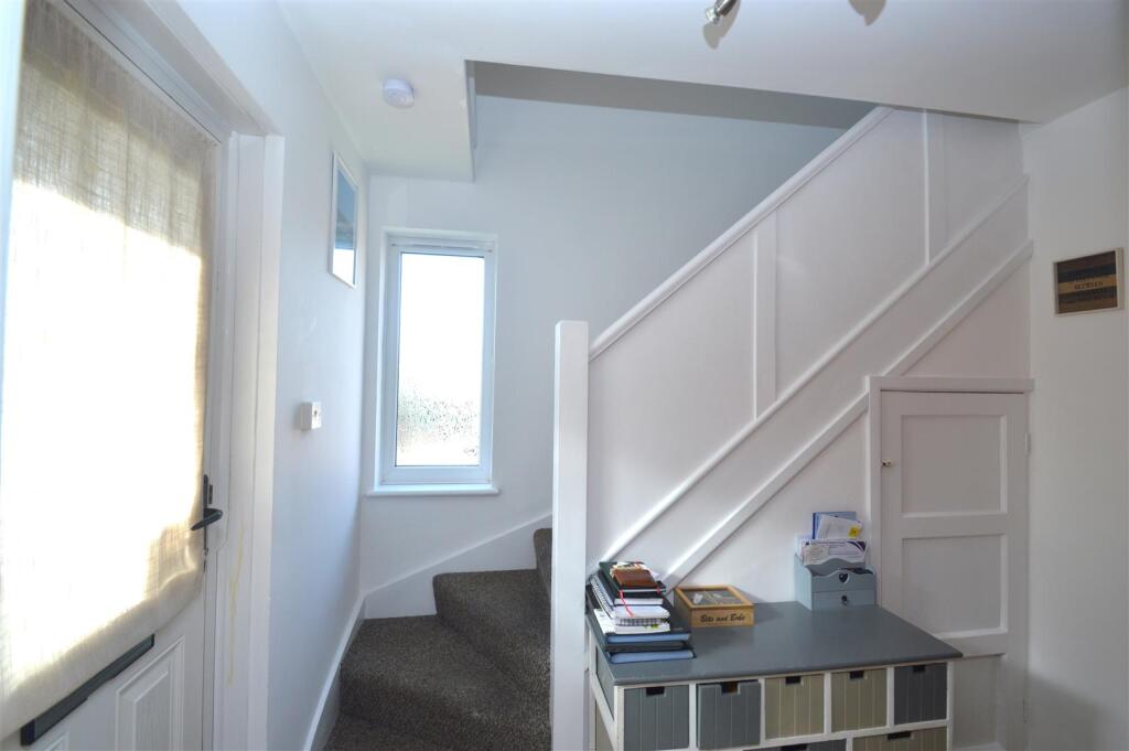 Meadow Road, East Cowes photo 4