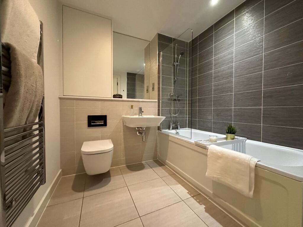 Apartment in Manchester - More