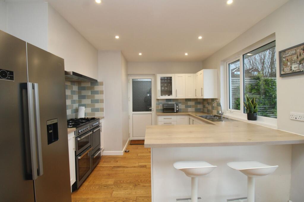 Laura Grove, Preston, Paignton photo 3
