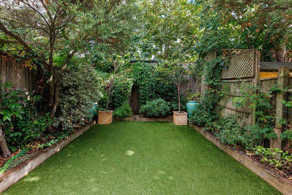 House in London - View 5