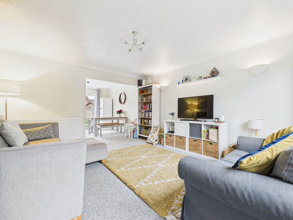 The Paddocks, Lancing, BN15 8DW photo 4