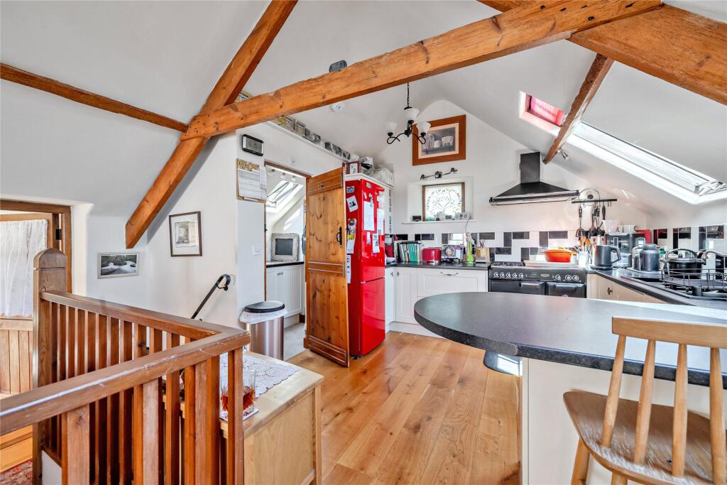 House in Teignbridge, Teignmouth - More
