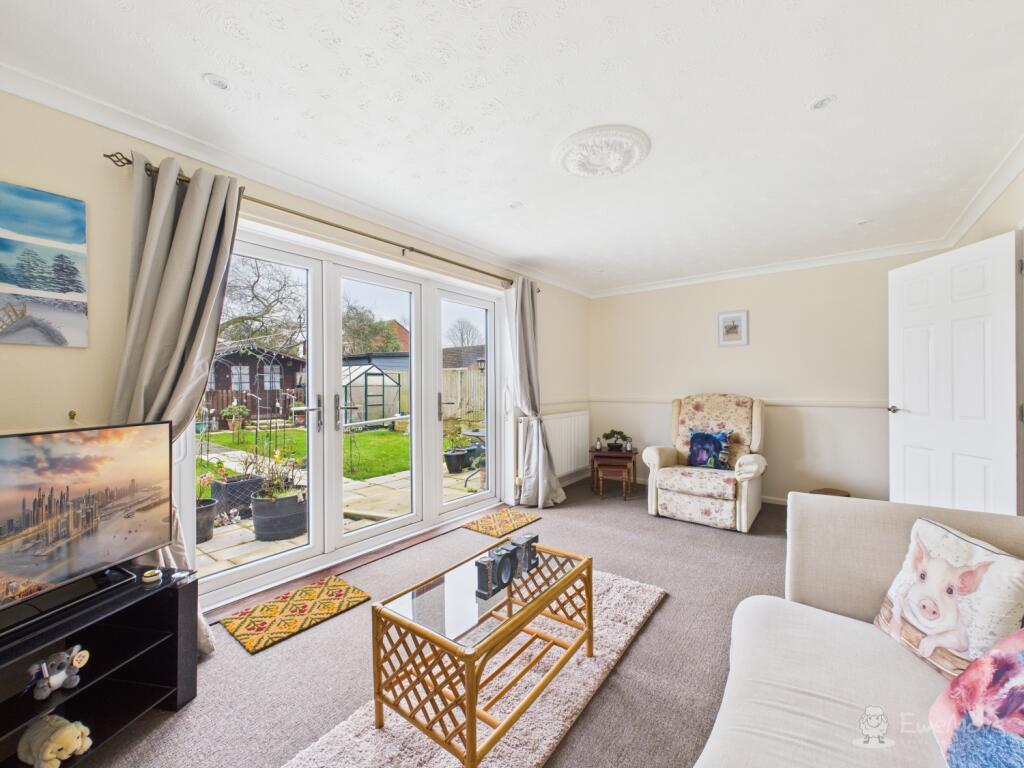 Aureole Walk, Newmarket, Suffolk, CB8 photo 3
