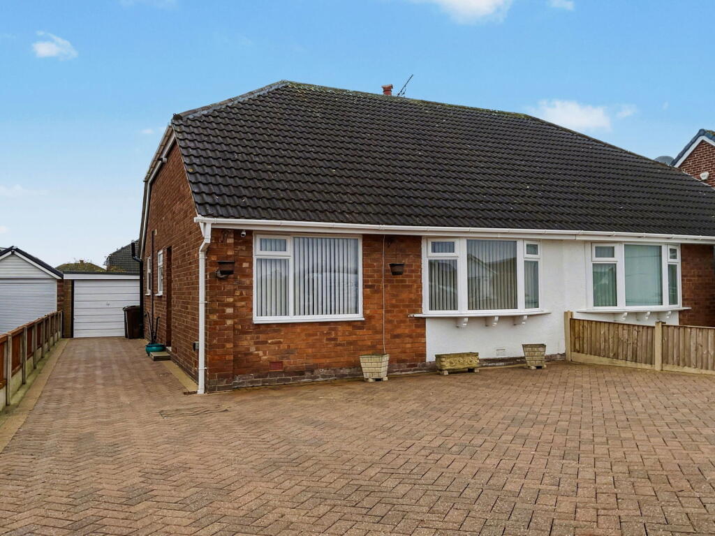 2-bed semi-detached on Ferryside Lane, Marshside, Southport, £240,000