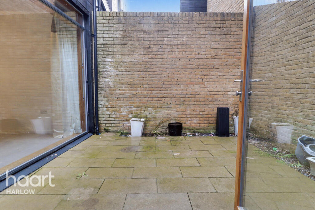 Moss Lane, Harlow photo 3