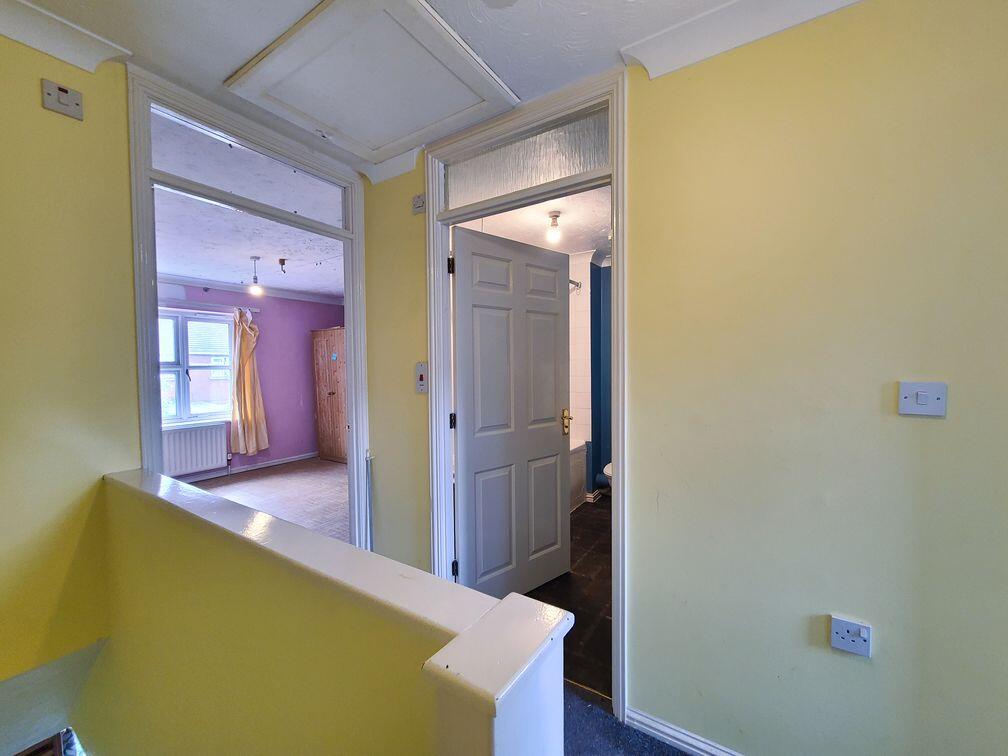 House in Southampton - More