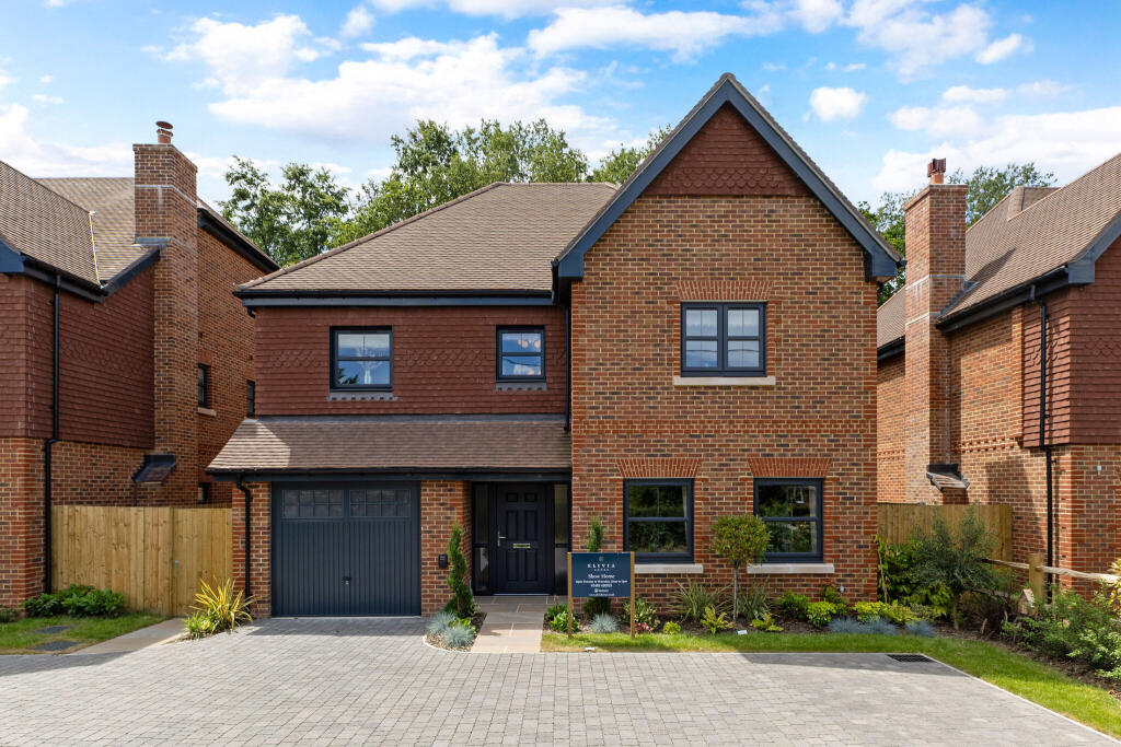 House in Waverley, Chiddingfold - View 3