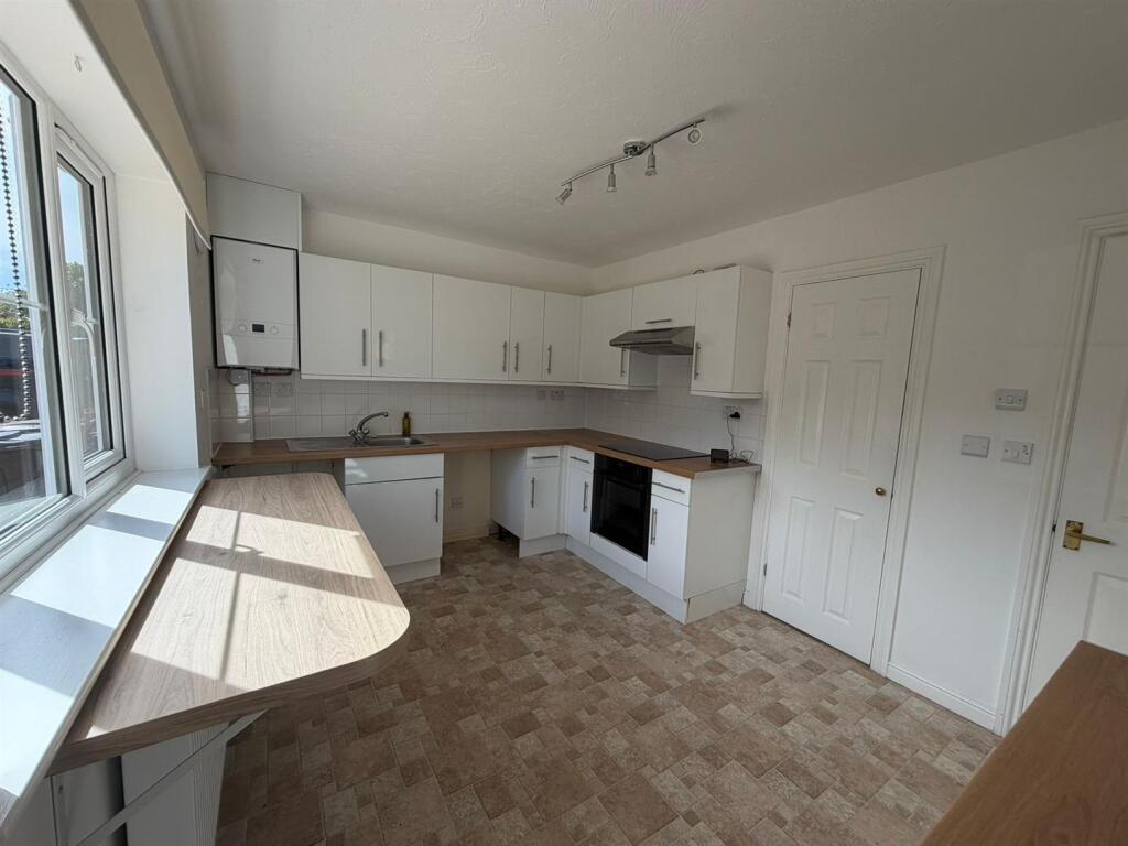 Morecambe Close, Stevenage photo 4