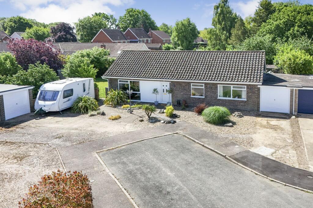 3-bed bungalow on Sheval Close, Aslacton, Norwich, £375,000