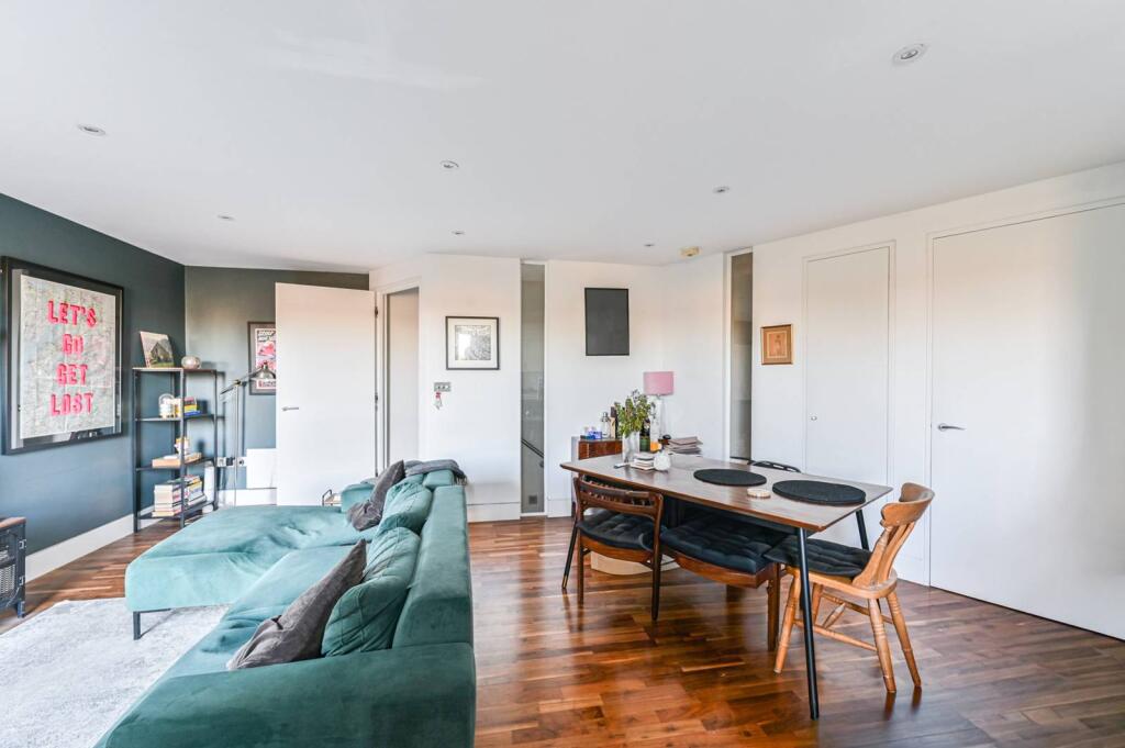 Main image of property: Bedford Hill, Balham, London, SW12