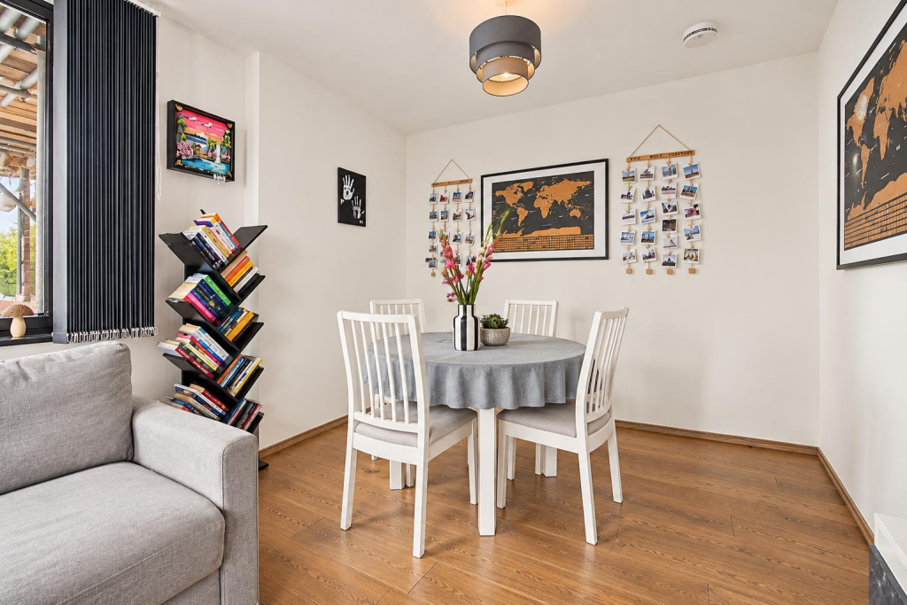 Apartment in Southall - View 4