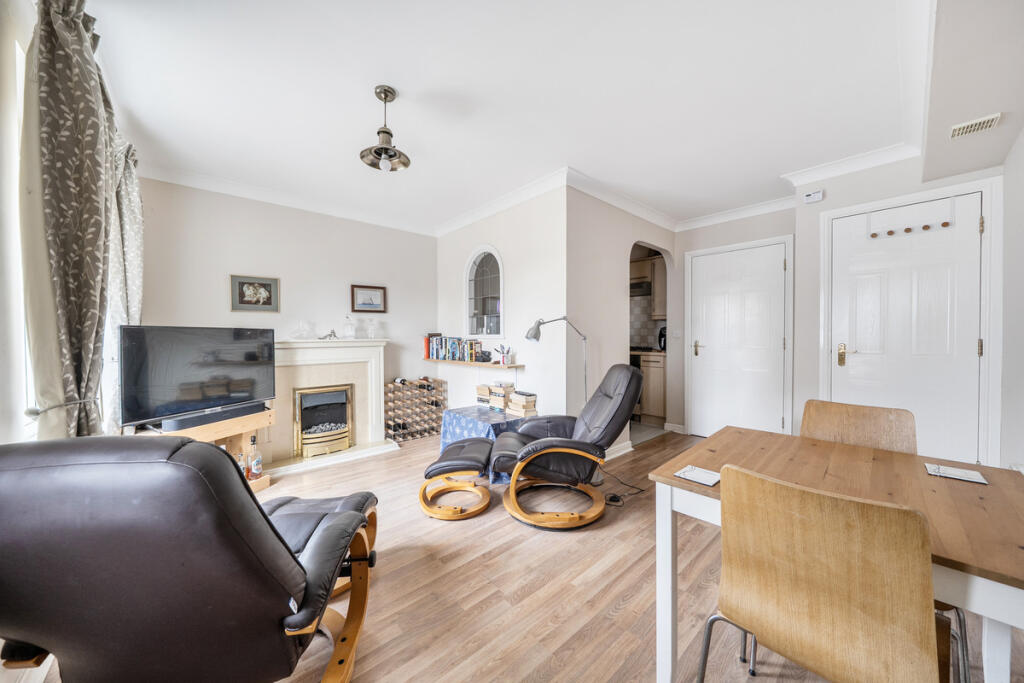Apartment in Eastleigh, Hamble-le-Rice - View 3